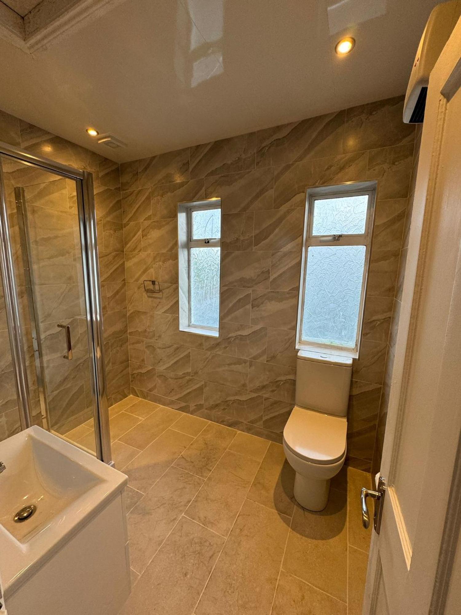 Very Nice Triple At 2 Iveragh Rd-5 Dublin