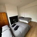 Very Nice Triple Room At 2 Iveragh Rd-5