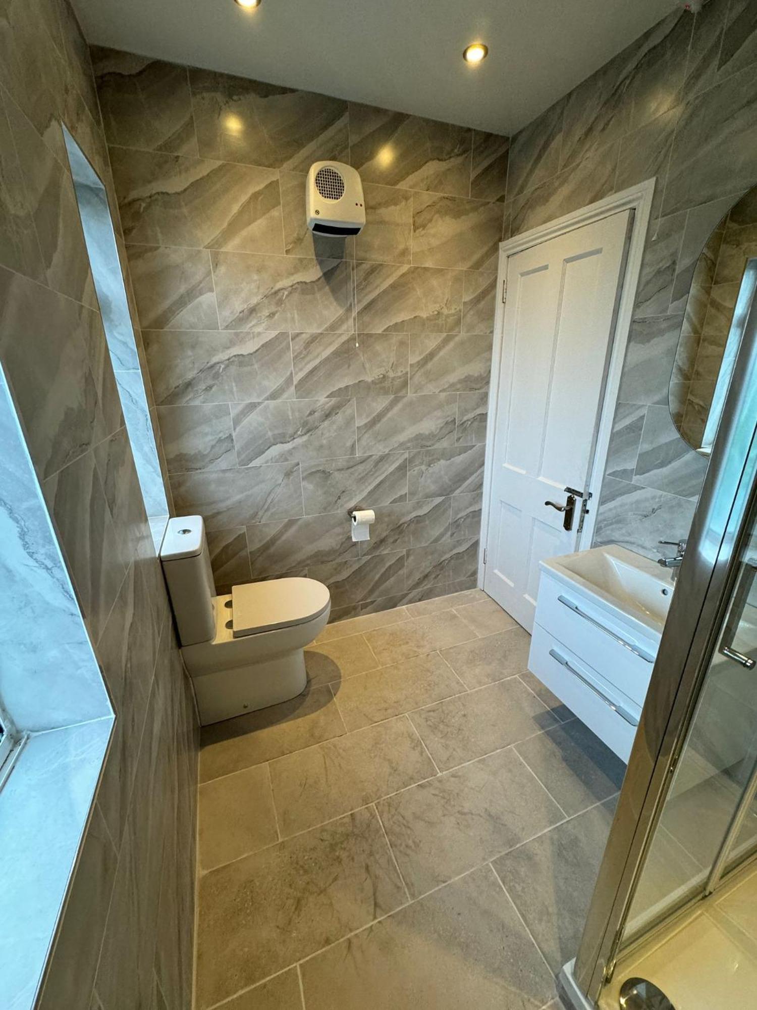 Very Nice Triple At 2 Iveragh Rd-5 * Dublin
